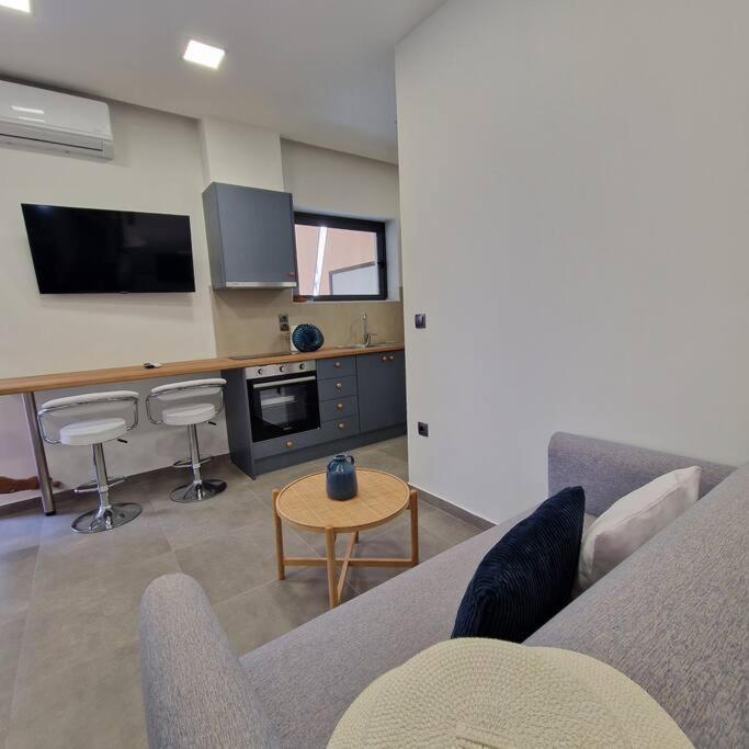 Farisma - Bright And Central Apt In Kalamáta Kültér fotó